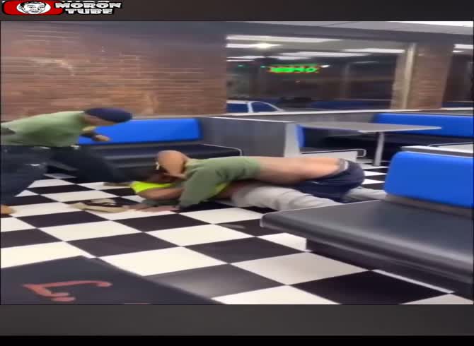 Video :A lone man takes on two opponents, and comes off pretty well